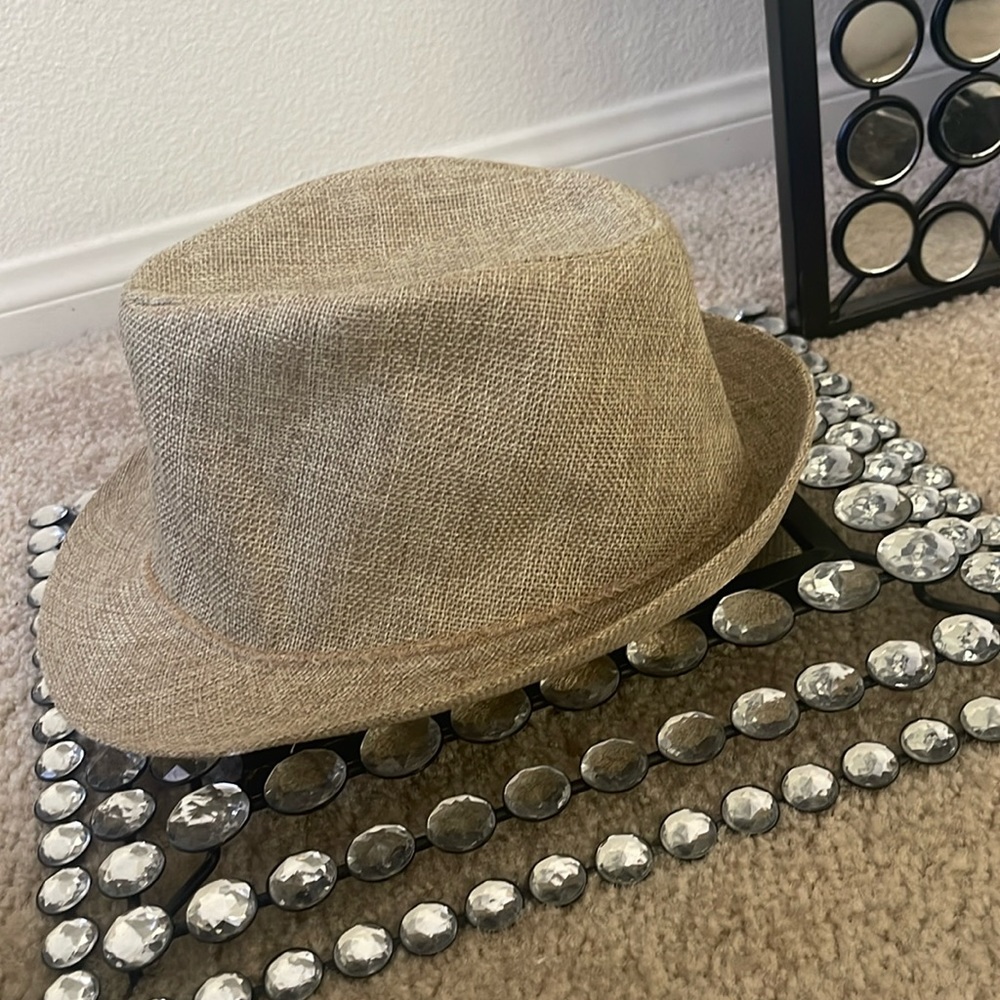 Tan fedora.